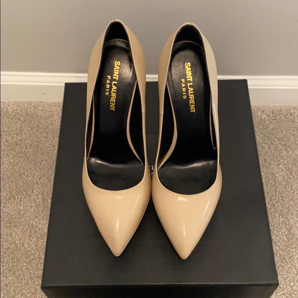 Never worn YSL Janis pump